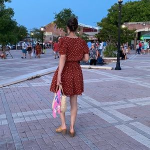 Meet your Posher, Constance